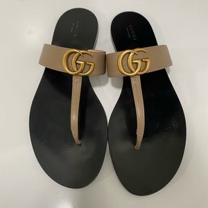 Authentic Leather thong sandal with Double G